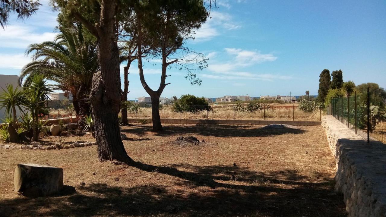 Villa Liama 1 Bilocale Con Vista Mare Nel Salento Torre Pali Exterior foto