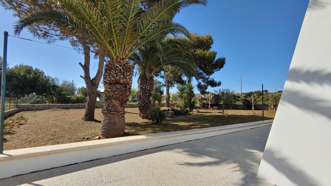 Villa Liama 1 Bilocale Con Vista Mare Nel Salento Torre Pali Exterior foto