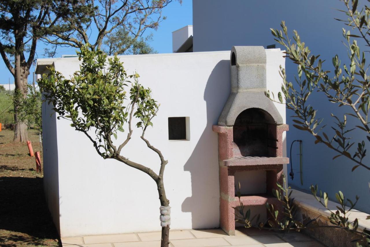 Villa Liama 1 Bilocale Con Vista Mare Nel Salento Torre Pali Exterior foto